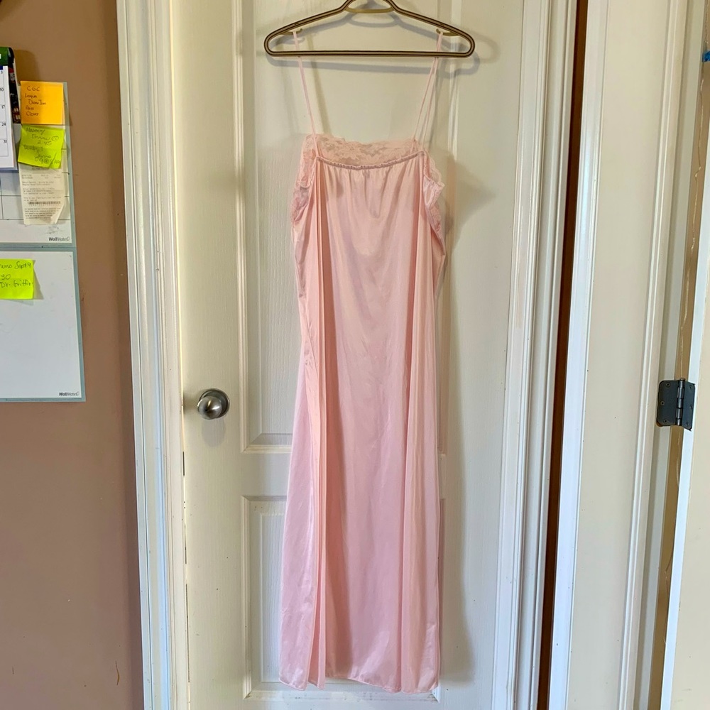 Vintage light pink nightdress 🎀